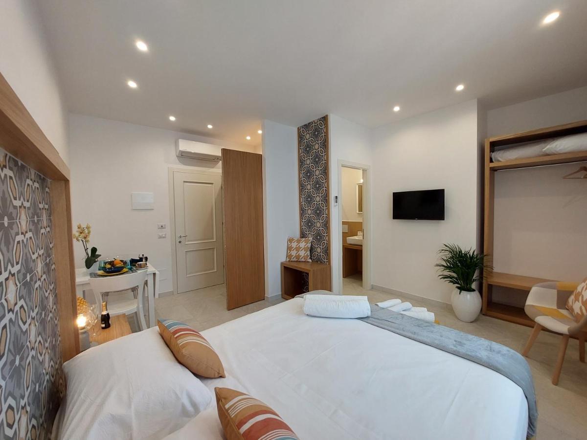 Mistral Luxury Suites Сорренто Экстерьер фото