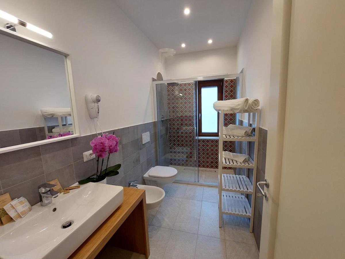 Mistral Luxury Suites Сорренто Экстерьер фото