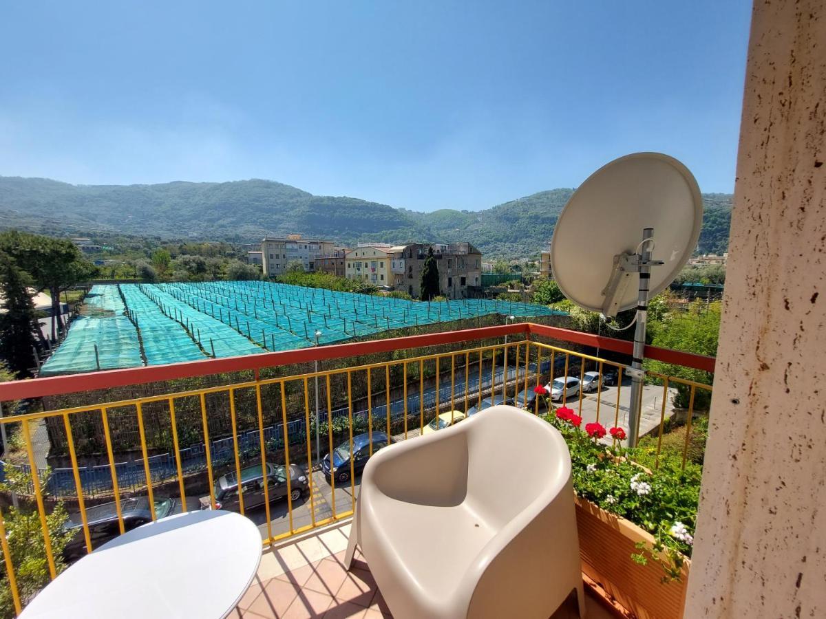 Mistral Luxury Suites Сорренто Экстерьер фото