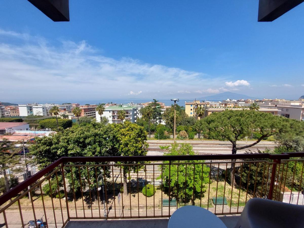Mistral Luxury Suites Сорренто Экстерьер фото