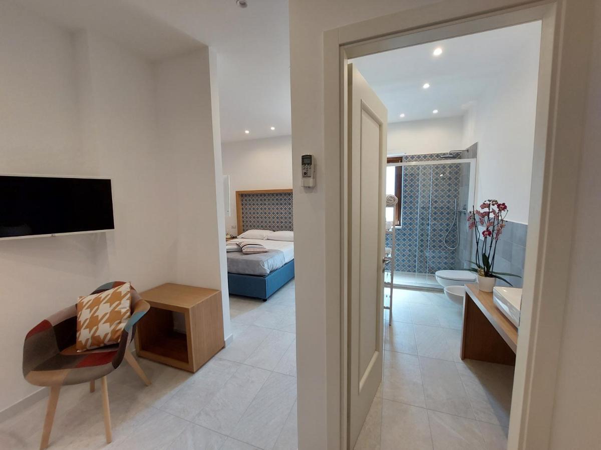 Mistral Luxury Suites Сорренто Экстерьер фото