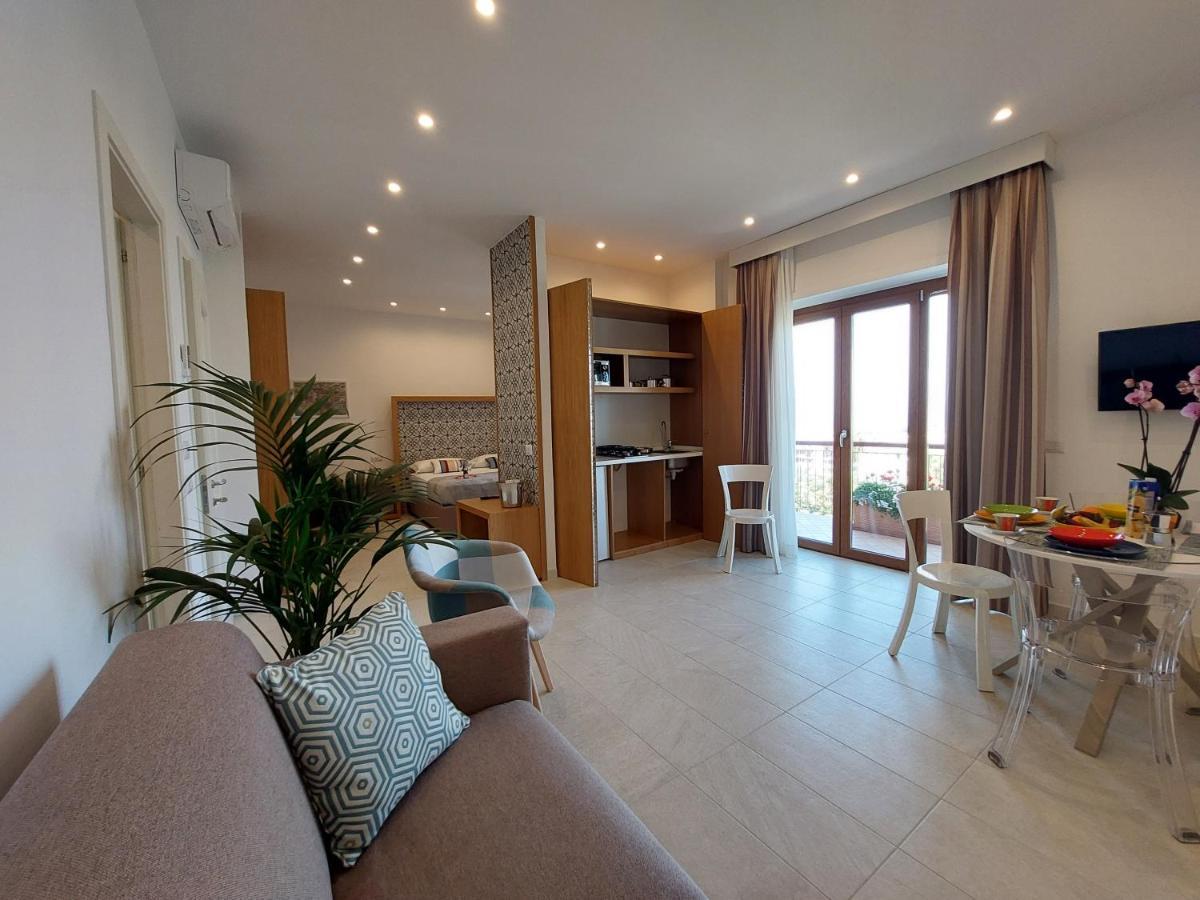 Mistral Luxury Suites Сорренто Экстерьер фото