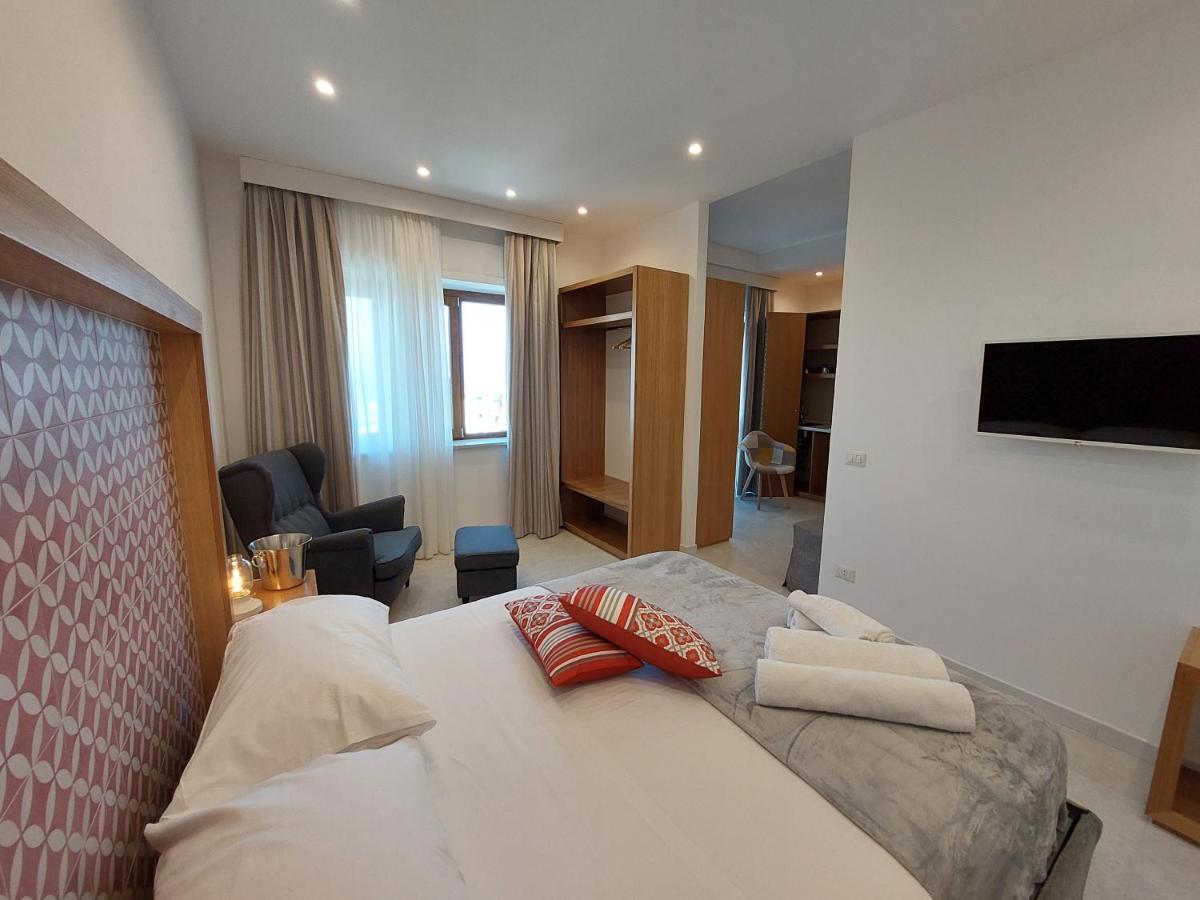 Mistral Luxury Suites Сорренто Экстерьер фото