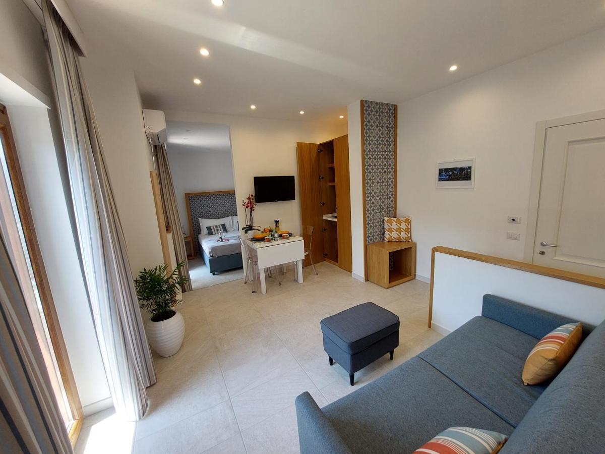 Mistral Luxury Suites Сорренто Экстерьер фото